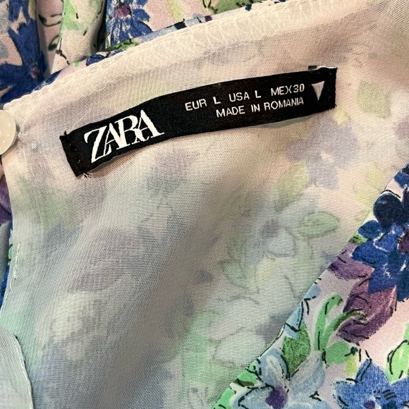 Zara Floral V-neck Romper - Picture 4 of 4
